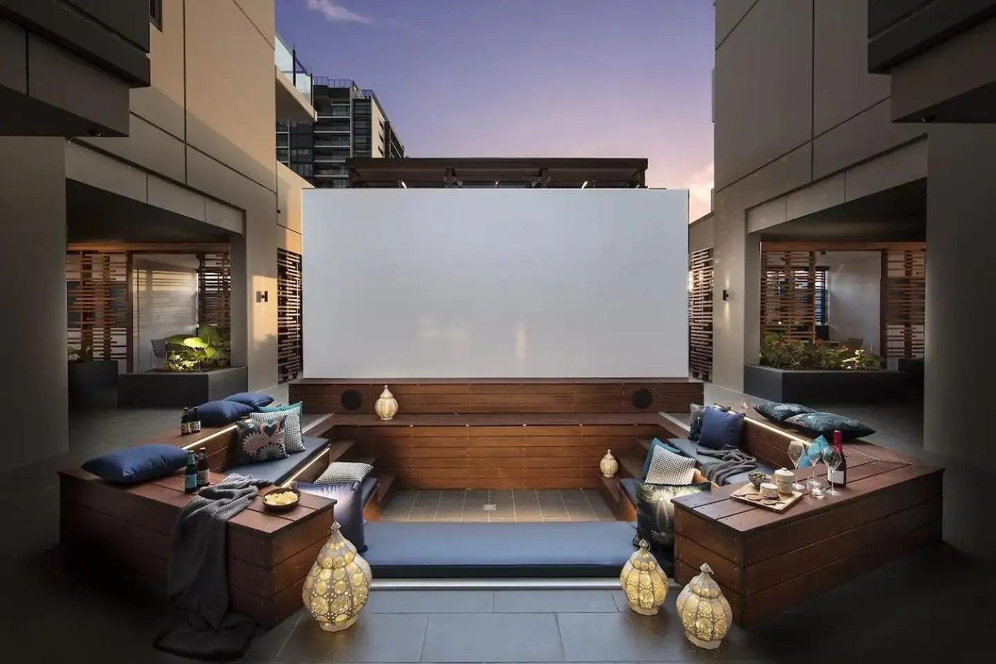 Breathtaking Views, King Bed, Pool & Best Location Brisbane 0*,  Australia