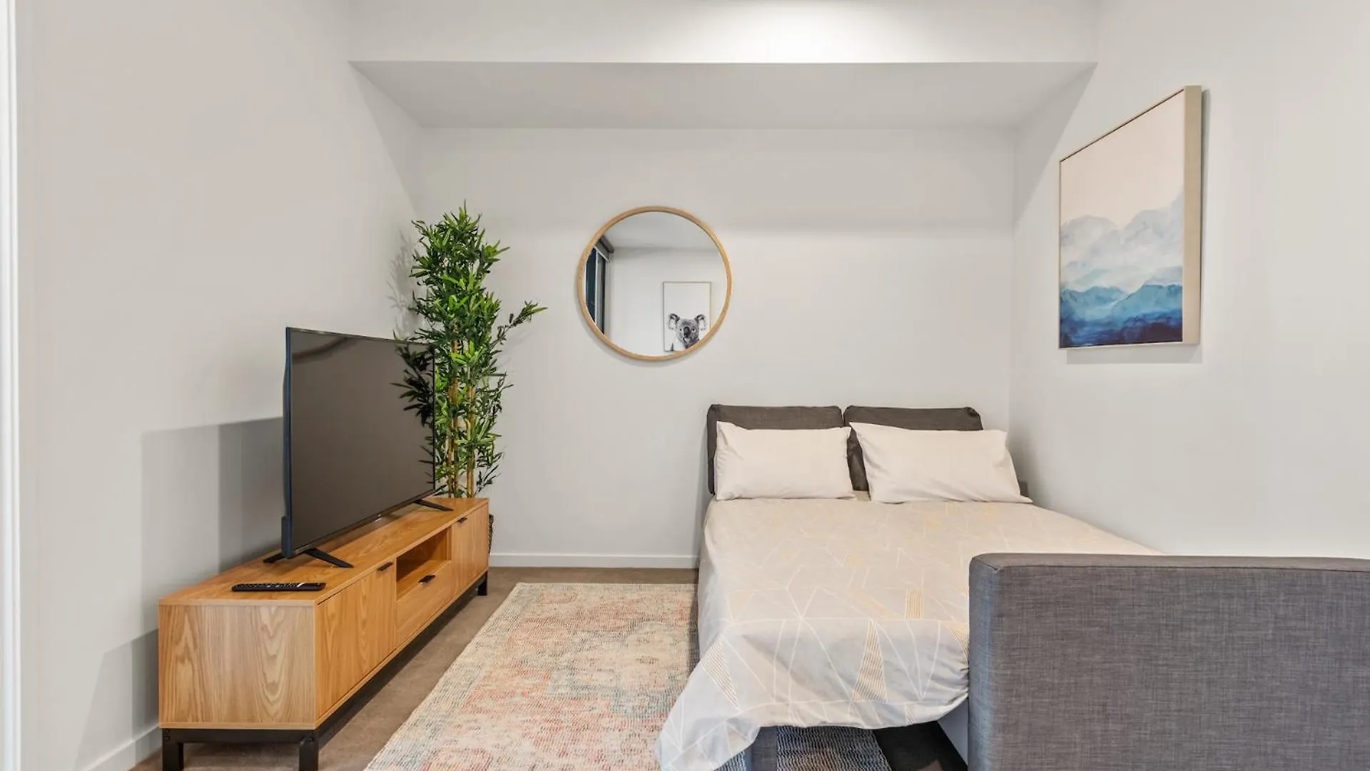 Breathtaking Views, King Bed, Pool & Best Location Brisbane
